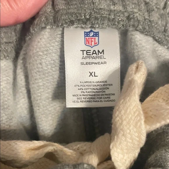 Gray Chicago Bears Sweatpants says sleep ware but they are just like sweatpants - Picture 7 of 7